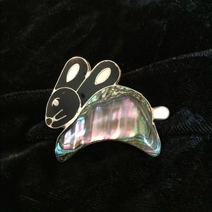 Vtg rabbit pin